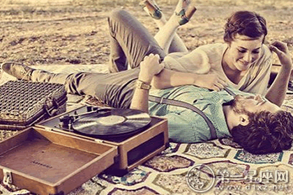 年龄差距大也仍旧恩爱的星座配对